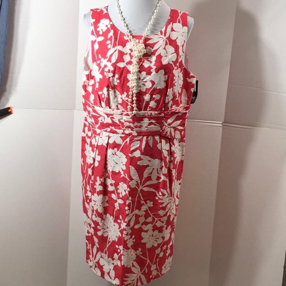New Directions dark pink & white floral dress NWT